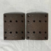 Накладка тормозная задняя MCP16 (12+12 отв.) красная комплект 2шт QINYAN // WG9761450119/0185